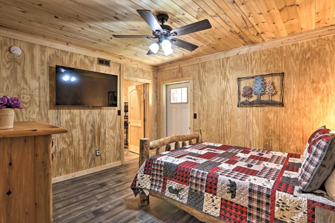 Gatlinburg Cabin With Loft And Game Room 1 Mi To Town Εξωτερικό φωτογραφία