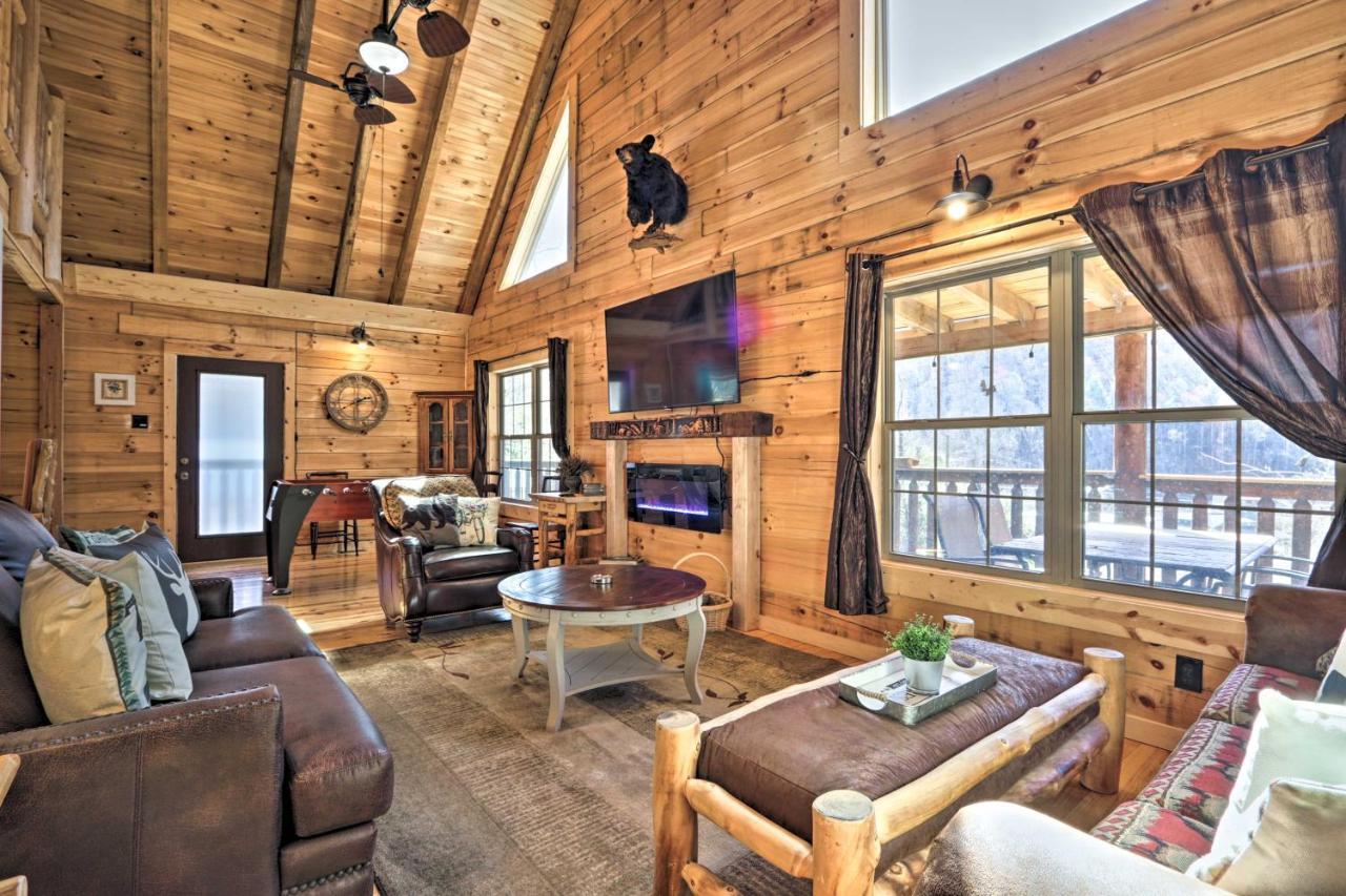 Gatlinburg Cabin With Loft And Game Room 1 Mi To Town Εξωτερικό φωτογραφία