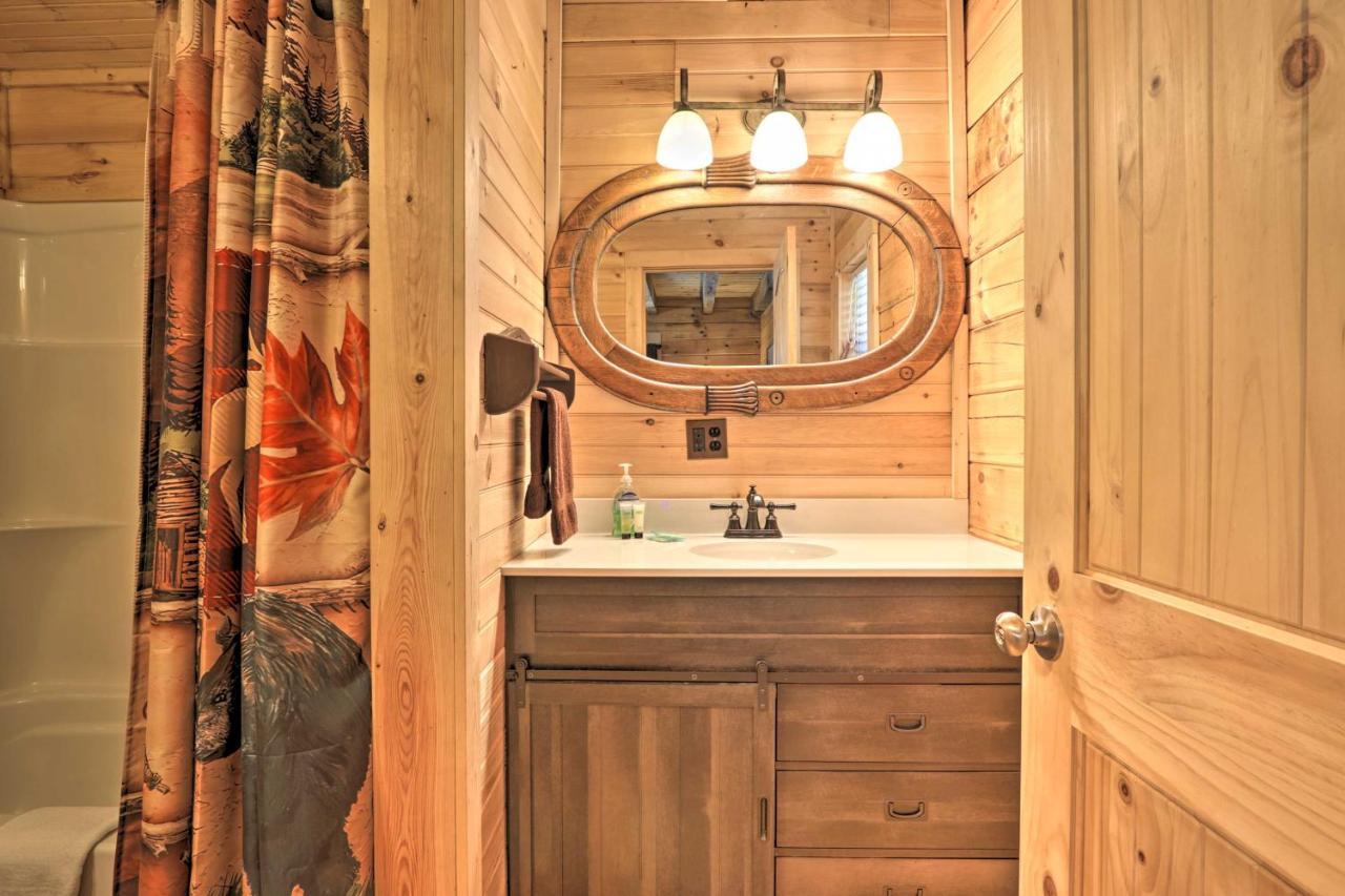 Gatlinburg Cabin With Loft And Game Room 1 Mi To Town Εξωτερικό φωτογραφία