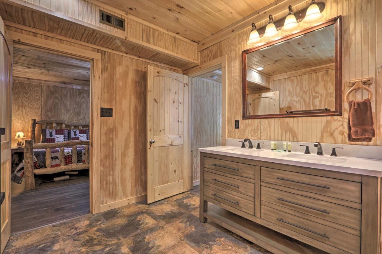 Gatlinburg Cabin With Loft And Game Room 1 Mi To Town Εξωτερικό φωτογραφία