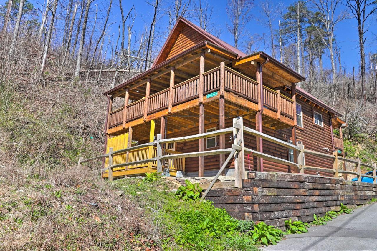 Gatlinburg Cabin With Loft And Game Room 1 Mi To Town Εξωτερικό φωτογραφία