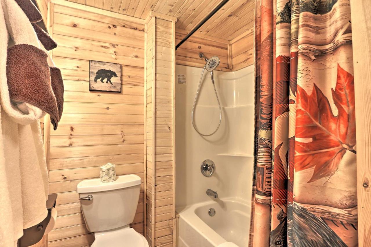 Gatlinburg Cabin With Loft And Game Room 1 Mi To Town Εξωτερικό φωτογραφία