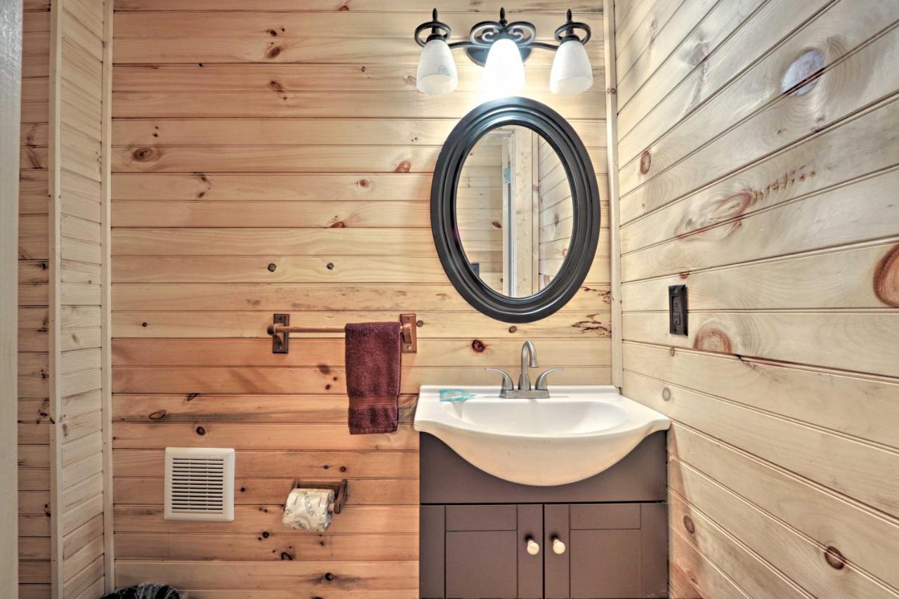 Gatlinburg Cabin With Loft And Game Room 1 Mi To Town Εξωτερικό φωτογραφία